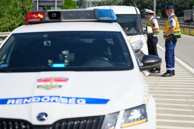 Tényleg traffipax is lett több matrica-ellenőrző kapuból? Tisztázták a kérdést