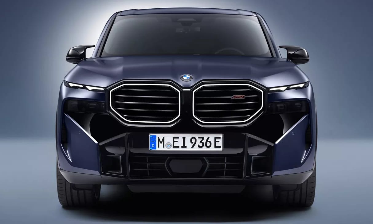 Már csak az erősebb, 748 lovas V8-cal kapható a hegyomlásnyi BMW XM