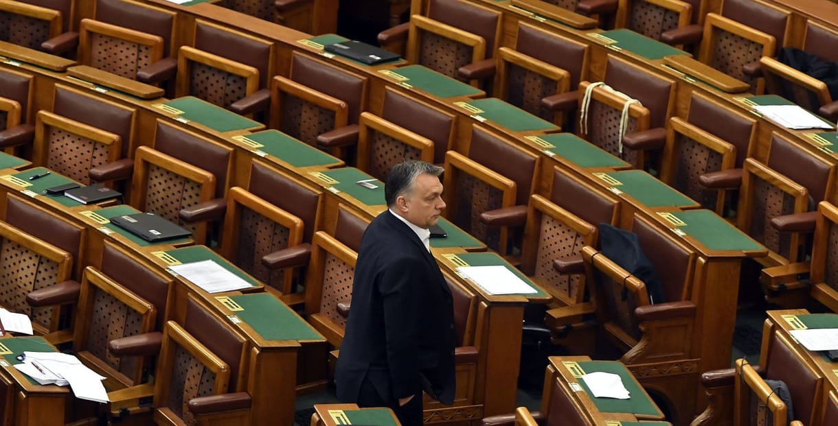 EU-ellenes határozattal zárja ma az évet a parlament