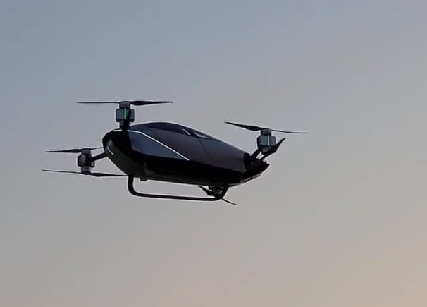„A jövő most van”: felszállt egy kétüléses repülő autó Dubajban