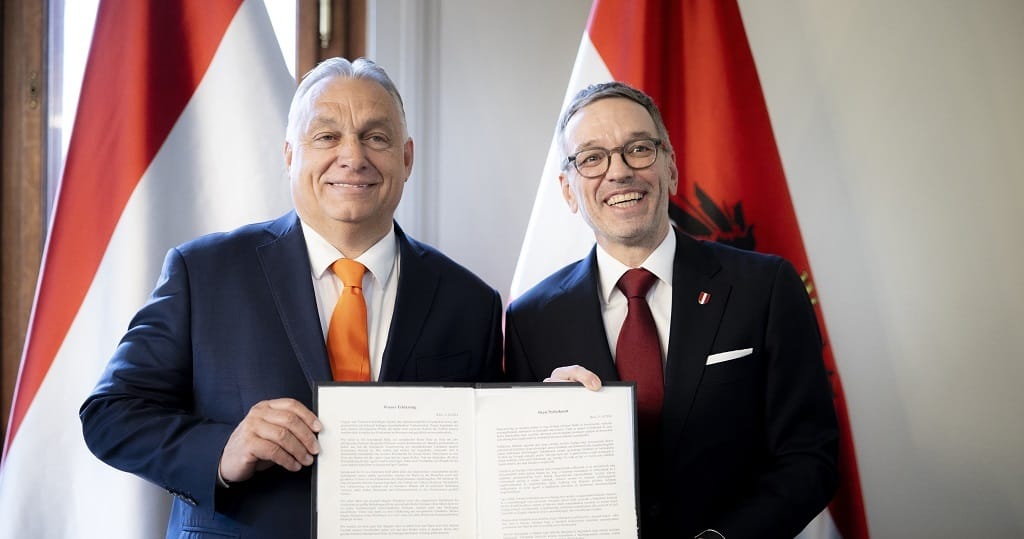 „Létrejött a rombolók frakciója Orbán Viktorral és Robert Ficóval”