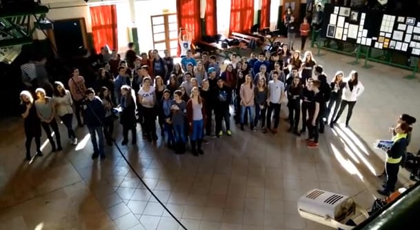 Videóban üzennek a kormánynak az ország tizedik legjobb középiskolájából
