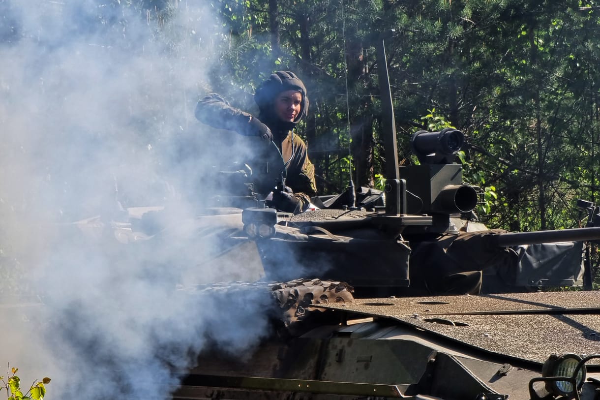 Finnországból mutat elrettentő erőt Putyinnak a NATO – Földes András riportja 