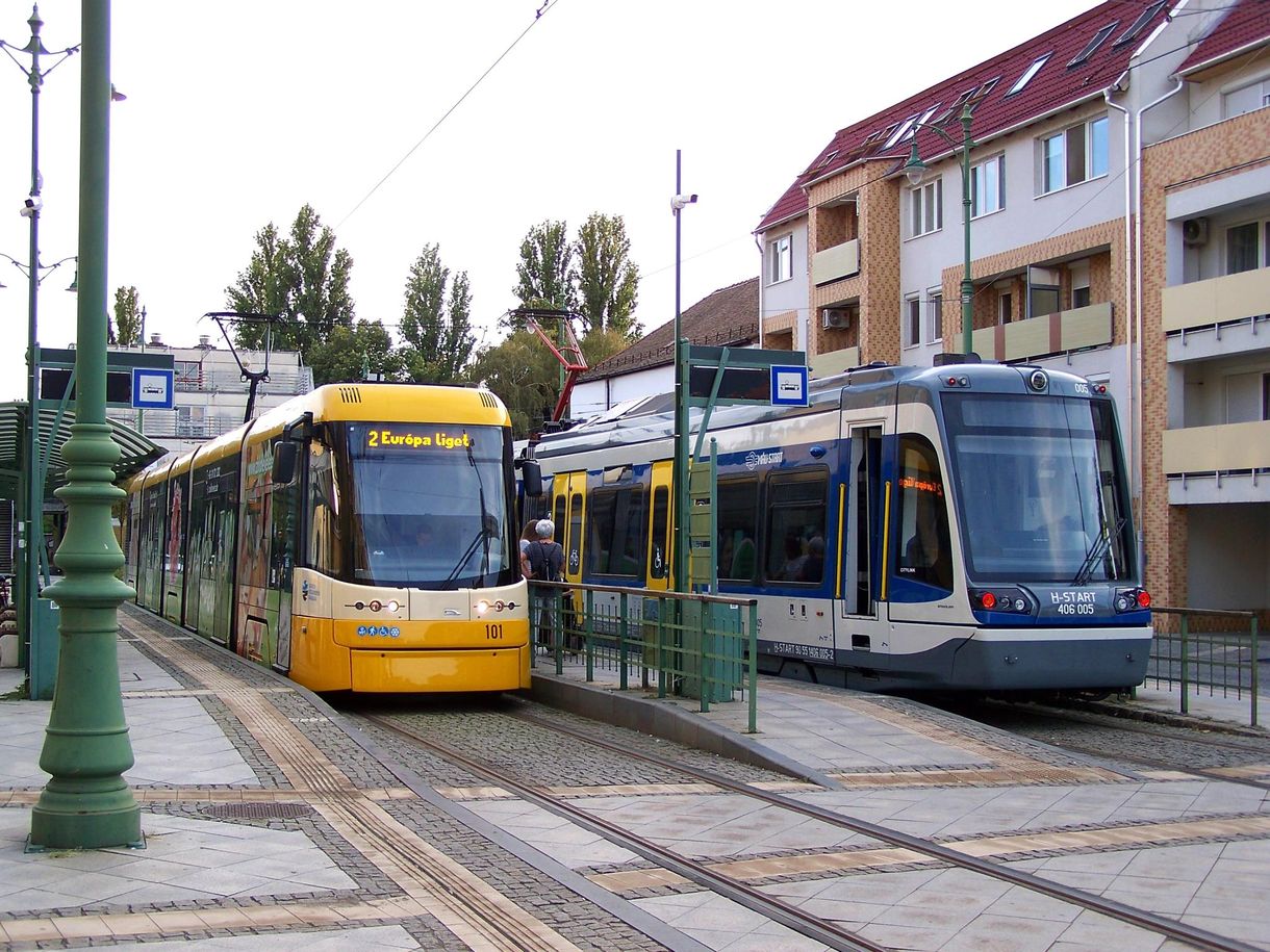 Idő előtt elkoptak a szegedi sínek ott, ahol a vasútvillamos is jár