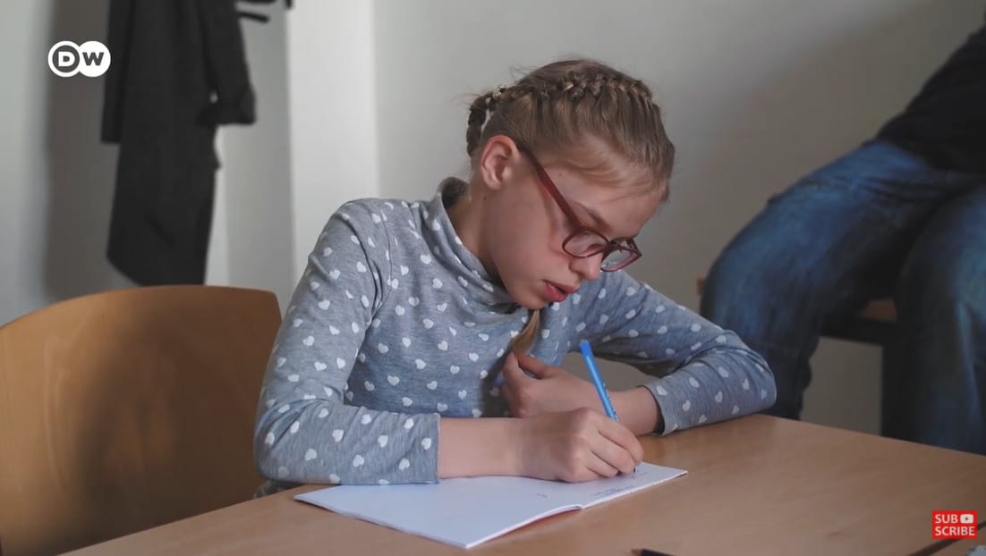 „Ne nulla tudással kerüljenek a magyar közoktatásba” – önkéntesek szerveznek délutáni iskolát ukrán gyerekeknek