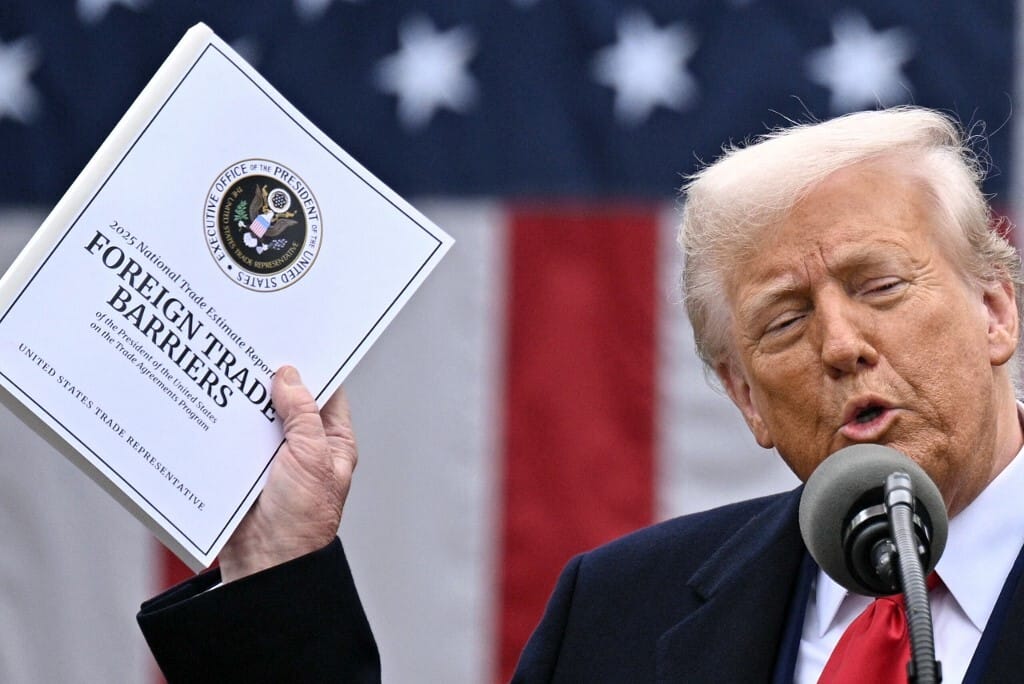 Brutális viszontvámokat jelentett be Donald Trump, az EU 20 százalékos sarcot kapott