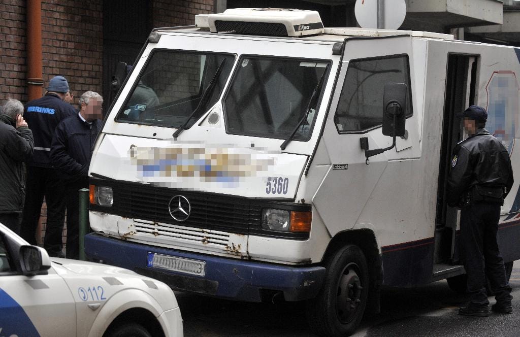 A pénzszállítók sosem tudják, mennyi pénzt szállítanak