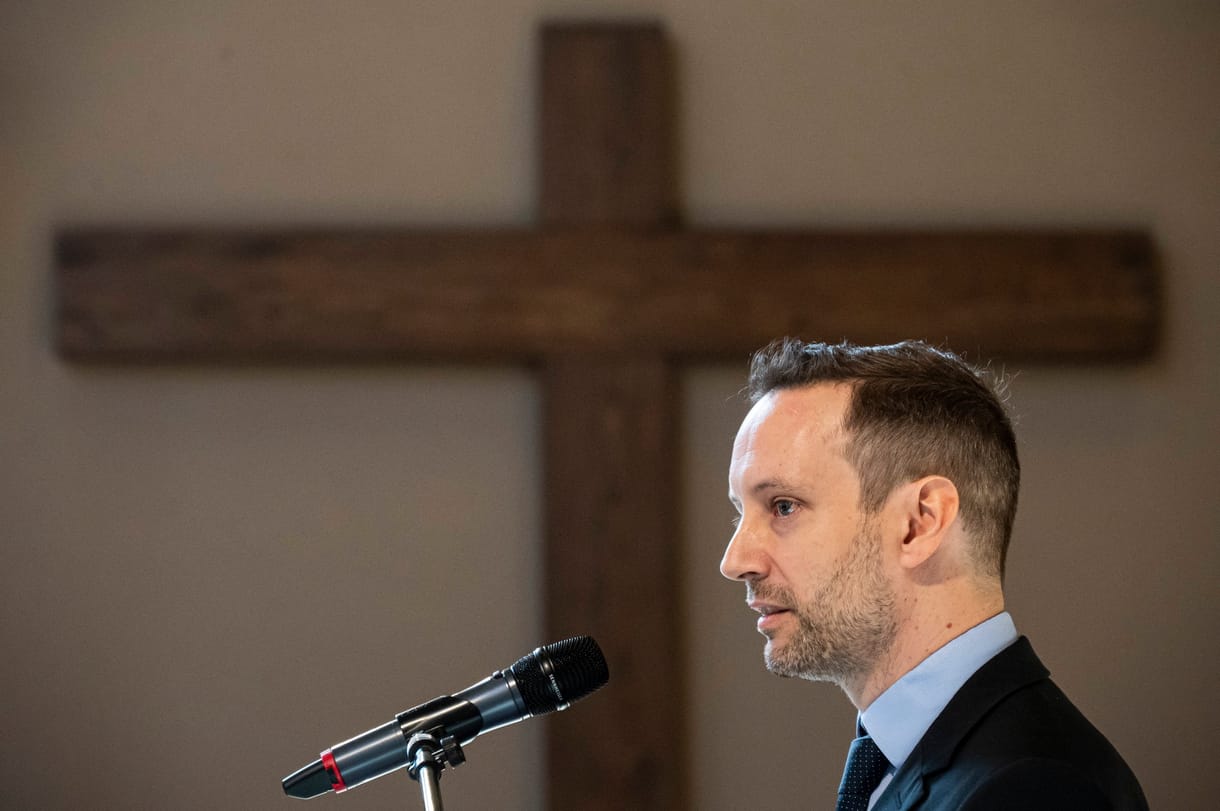Miután kiderült, hogy Orbán Gáspár Csádba jár tárgyalni, a Hungary Helps is közölte, hogy megnyitotta első afrikai kirendeltségét