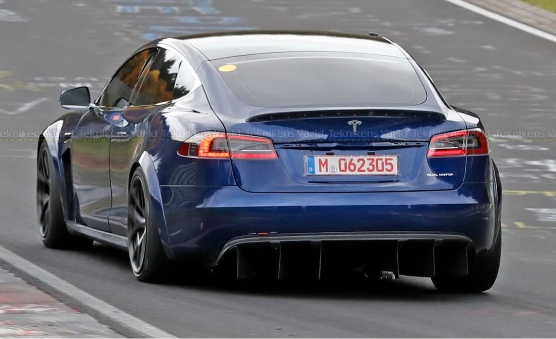 Elég látványos autókkal tért vissza a Tesla a Nürburgringre