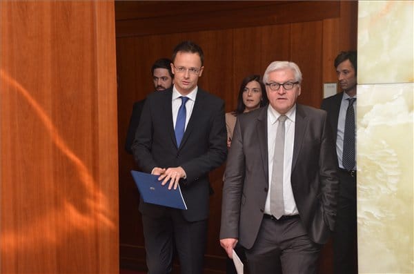 Szijjártó: Az oroszok ügyében az EU-s állásponthoz fogjuk tartani magunkat