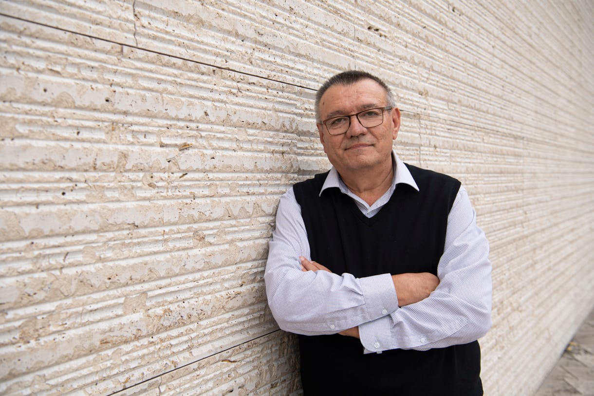 Az ingázó kémiatanár: bevásárlókosaras mobil laborral jár iskoláról iskolára Füke László