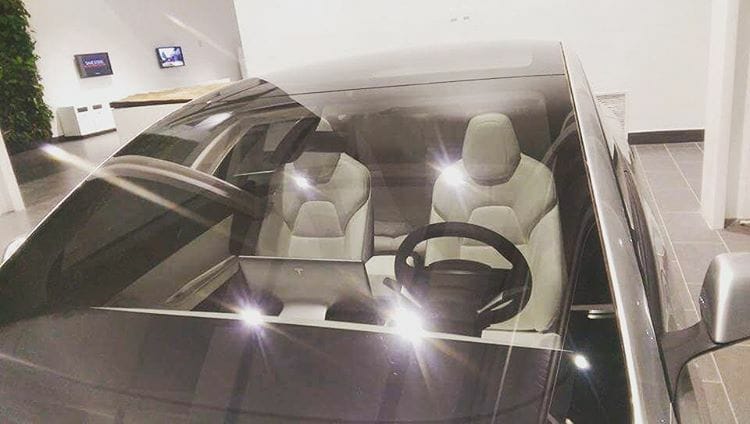 Új képek készültek a Tesla legjobban várt modelljéről