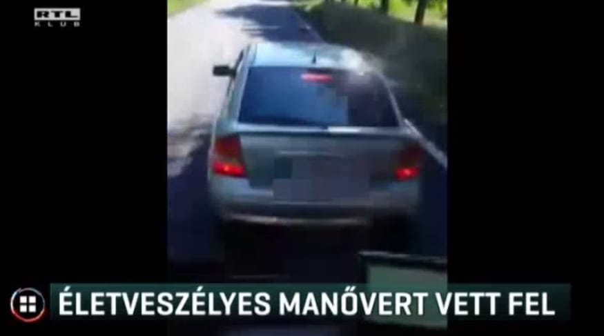 Veszélyes és idegesítő manőverrel szórakozott egy autós a 22-es úton