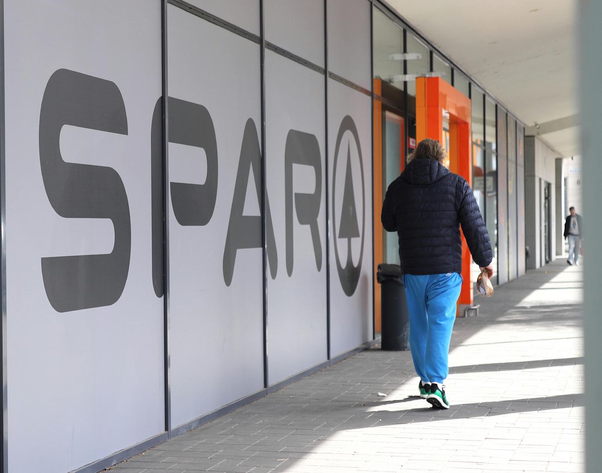 A kormány a magyar családokat sanyargatja a SPAR-on keresztül