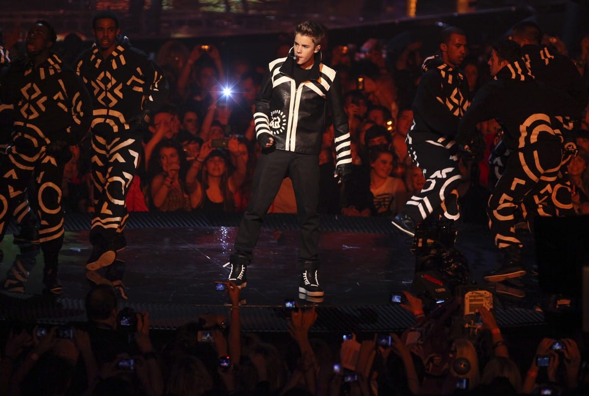 17 évesen esik túl első apasági tesztjén Justin Bieber