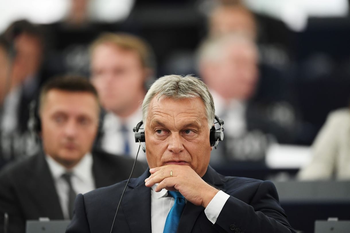 EP: Nem küldheti maga helyett Varga Juditot Brüsszelbe Orbán