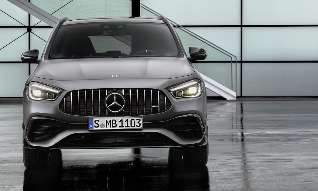 421 lóerős kompakt szabadidőautó: itt a Mercedes-AMG GLA 45 S