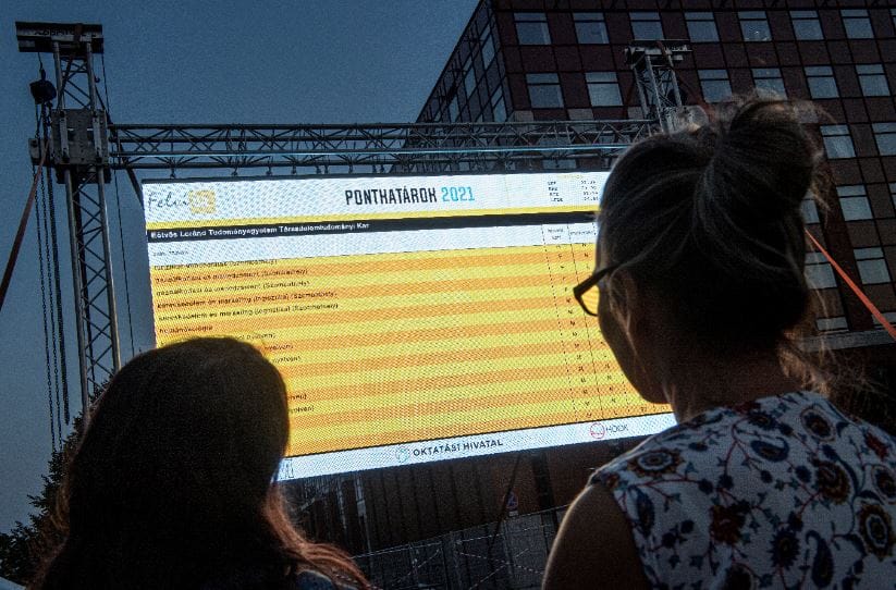A középiskolai jelentkezés határidejének napján omlottak össze az Oktatási Hivatal weboldalai