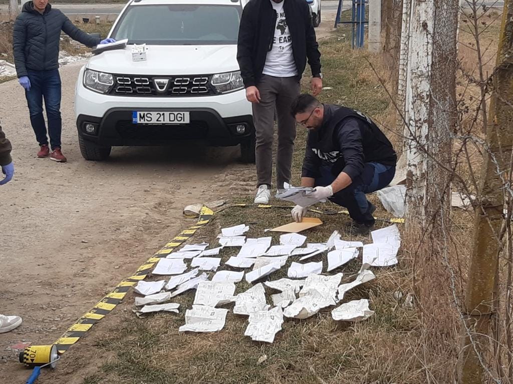 Ezt tudjuk eddig a kidobott levélszavazatokról: Márki-Zay az összeset megsemmisítené, a Fidesz az ellenzéket vádolja csalással, a TASZ feljelentést tett