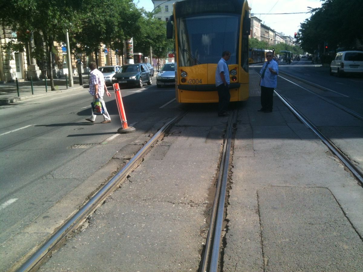 Leállt a 4-es 6-os villamos