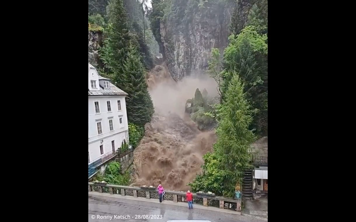 Óriási vízesés alakult ki az esőzések miatt Salzburg környékén