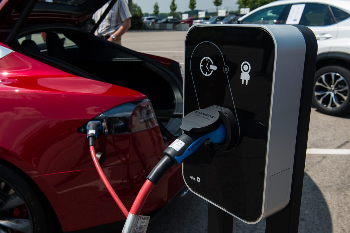 Megjelenik az elektromos autó a magyar jogban!