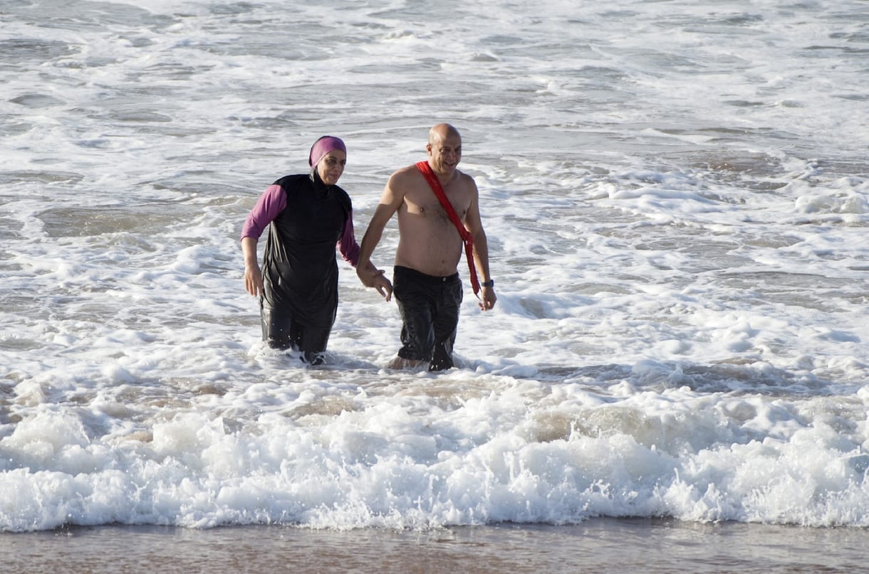 Szíriában kötelezővé tették a strandon a burkinit