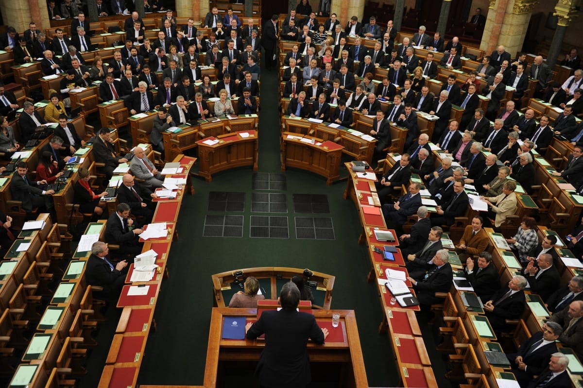 Hogyan lesz itt egyszer demokrácia?