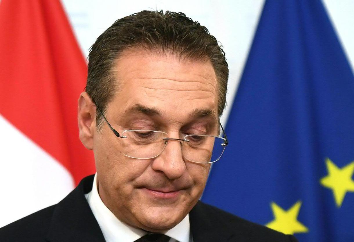 Most egy újabb korrupciós ügyben volt házkutatás Strachénál