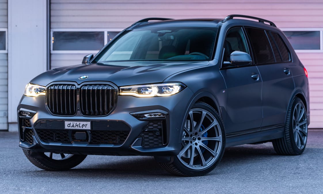 646 lóerős változat is készült a BMW X7 divatterepjáróból