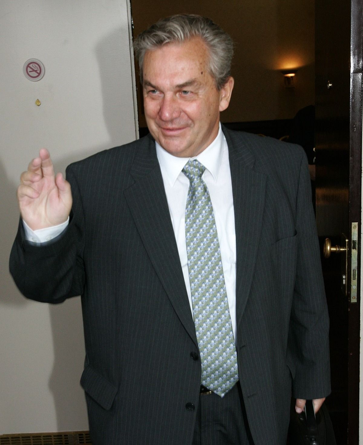 A kormányt kritizálta Orbán volt minisztere