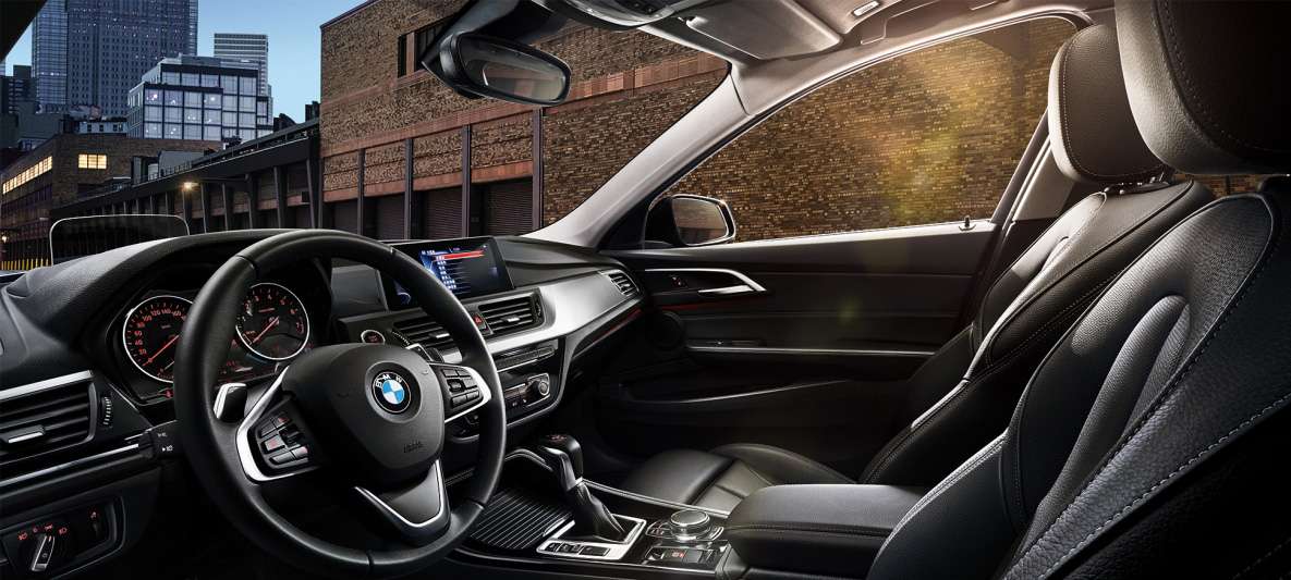 Cáfolta a BMW, hogy gyárakat zárna be a Brexit miatt