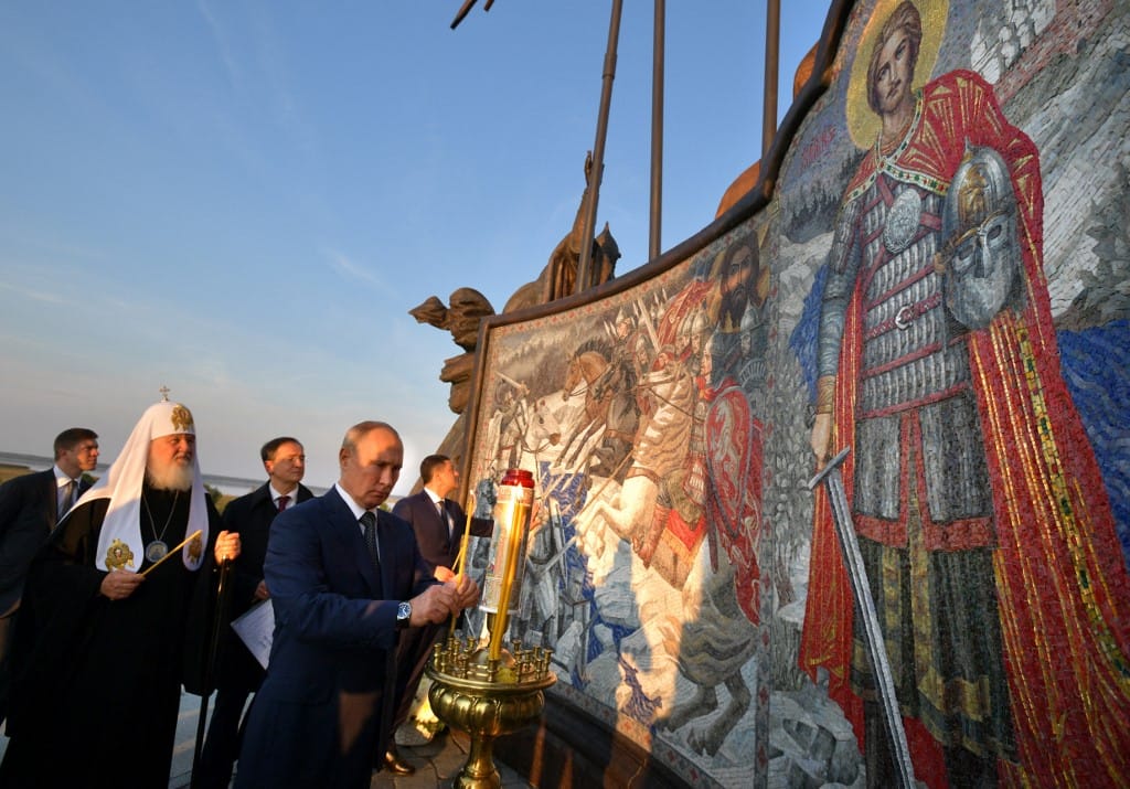 A propagandára költött összeg nagysága jól jelzi, hogy Putyin távolról sem oly magabiztos, mint ahogy mutatja