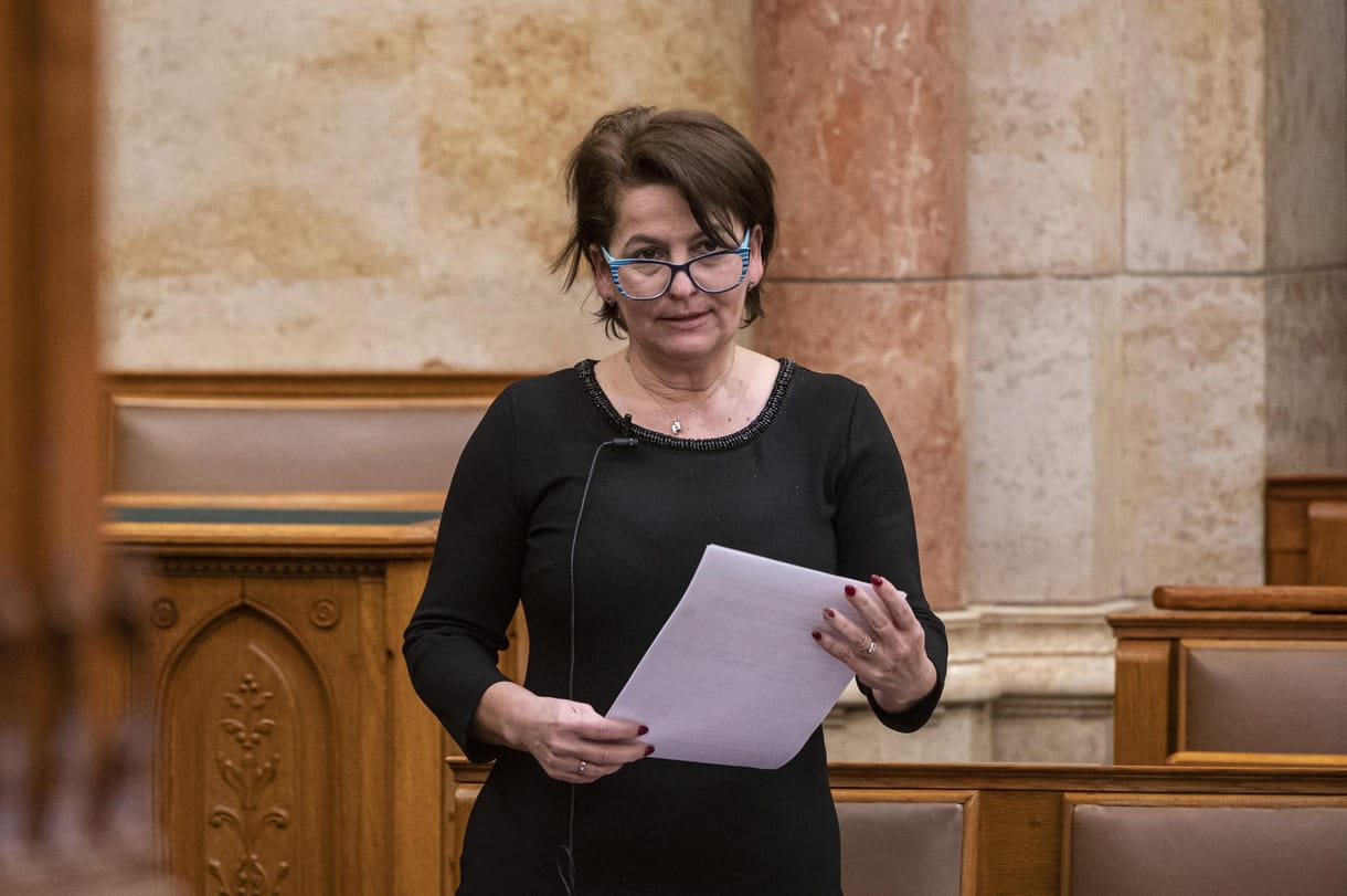 Visszalépett Varga-Damm Andrea, mégsem indul a választáson a volt jobbikos
