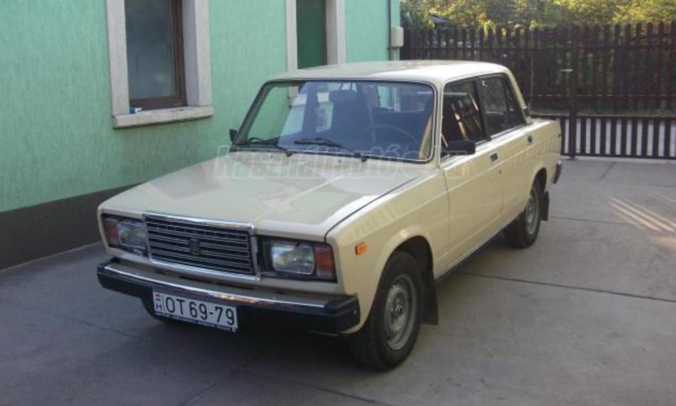 Alig használt kocka Lada keresi új gazdáját, OT-rendszámmal