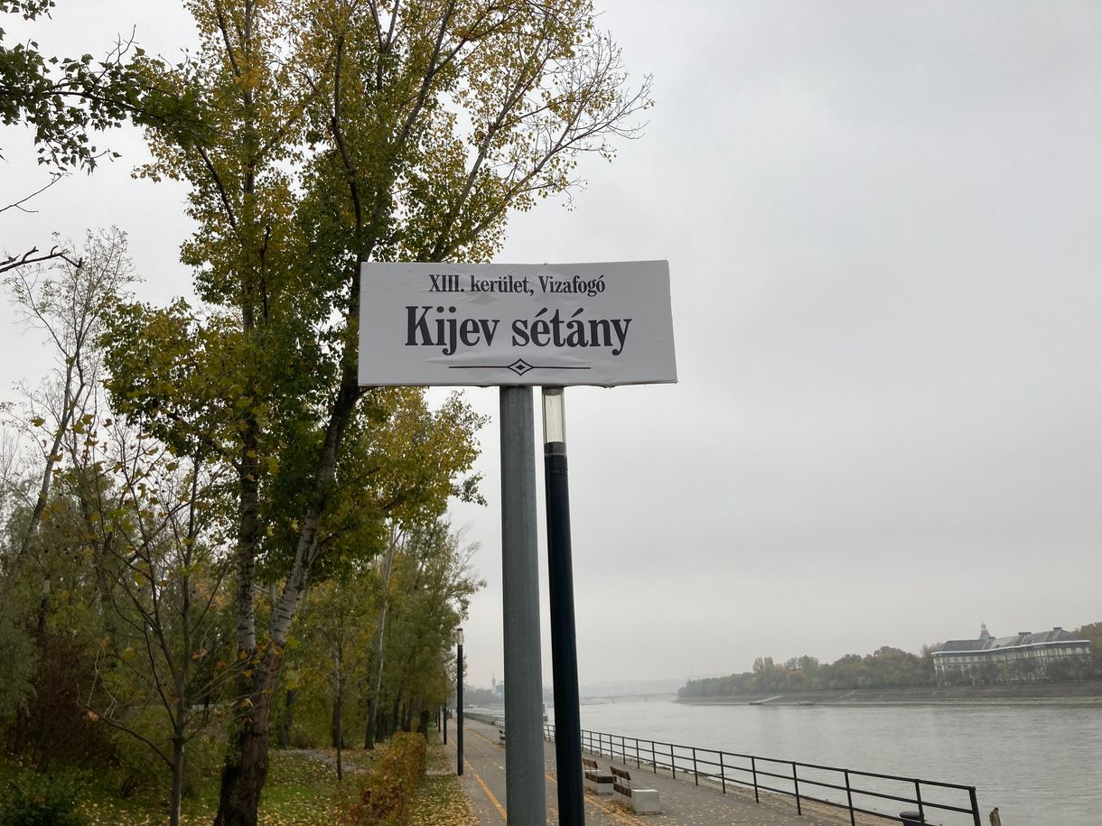 A Momentum kezdeményezte, hogy legyen Kijev sétány a Moszkva sétány új neve