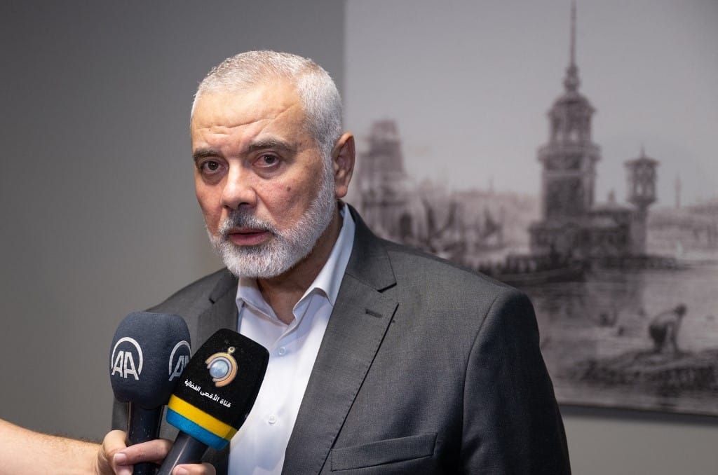 A túszok elengedéséért két hónap tűzszünetet ajánlottak fel a Hamásznak Párizsban