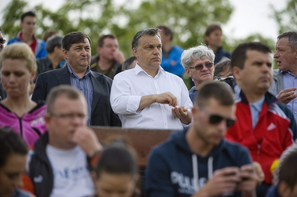 Török Gábor megmutatta, hogyan nem hagyják aludni a Fidesz-tábort