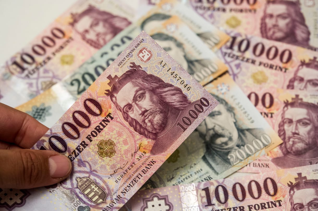 Több mint 400 milliárdot bukhatunk a gazdaságélénkítésre szánt uniós pénzből