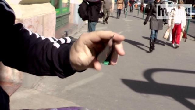 Videó: Mitől büdös a pesti flaszter? Összegyűjtöttük, felvettük.