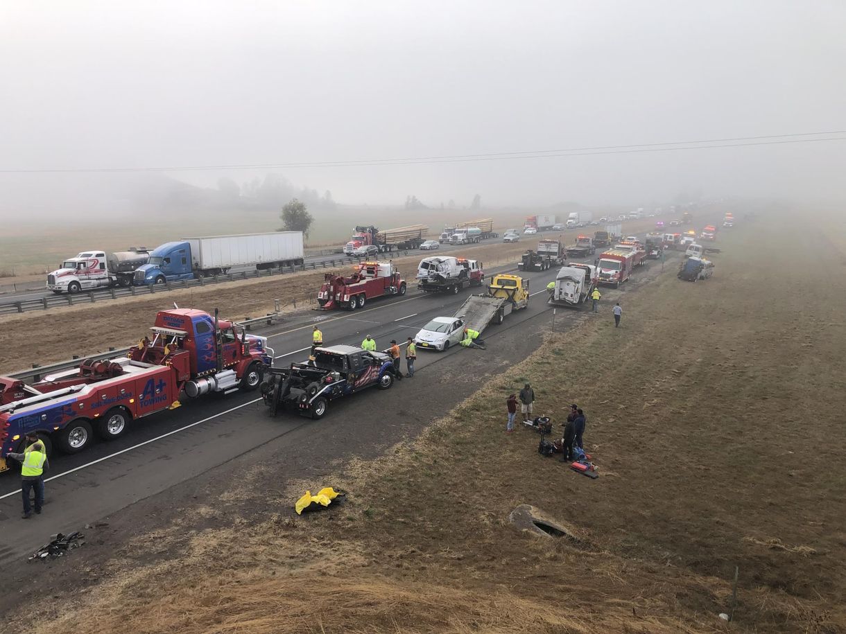 Hatvan kocsi ütközött össze az oregoni ködben 