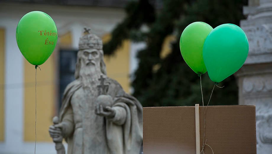Esztergomra szabott törvényt fogadtak el, hiába tiltakozott az ellenzék