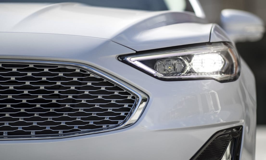 Megújul a Ford Mondeo, mutatjuk, hogyan változik a szebb és okosabb típus