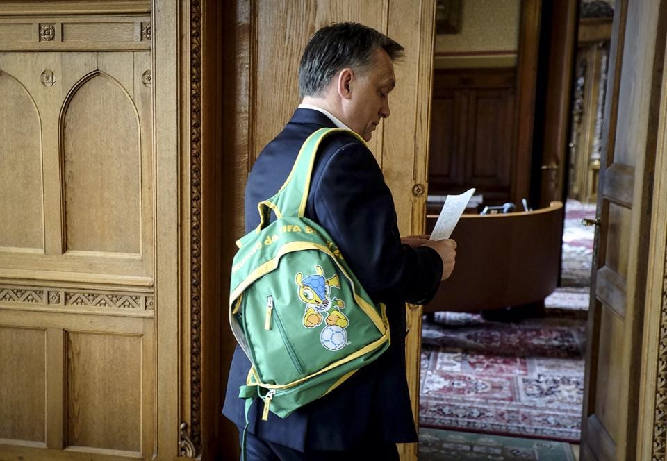Kiderült, hova utazik Orbán és Gyurcsány