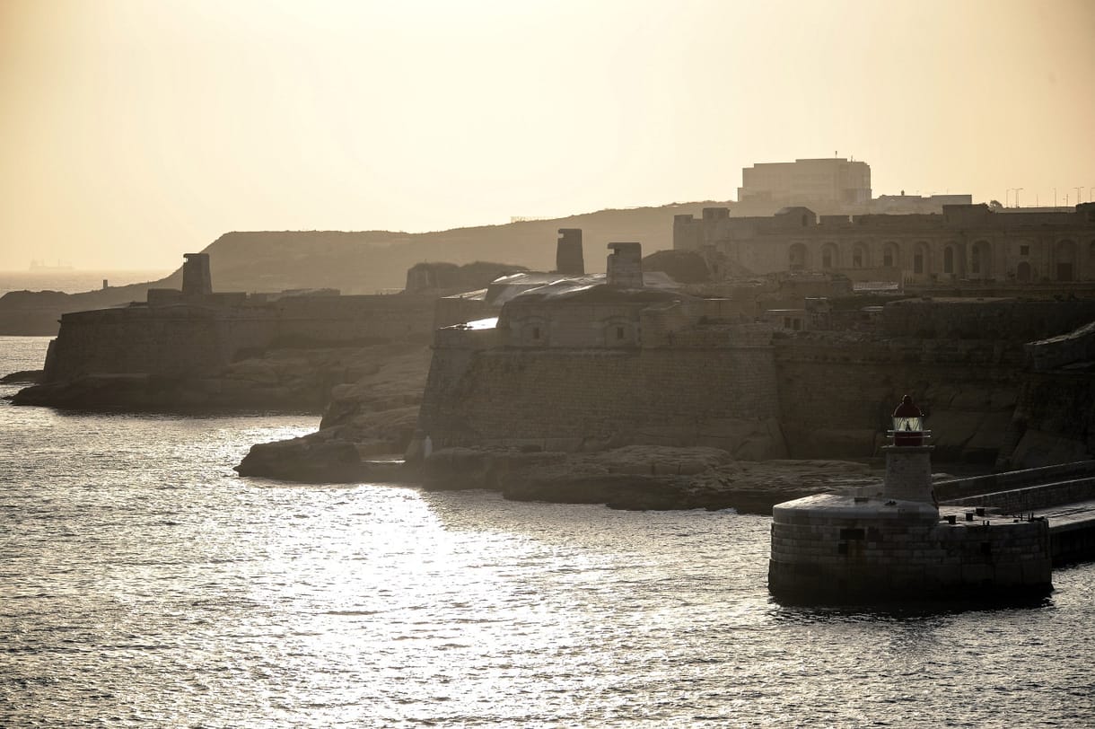 200 eurós bónusszal csábítja a turistákat Málta
