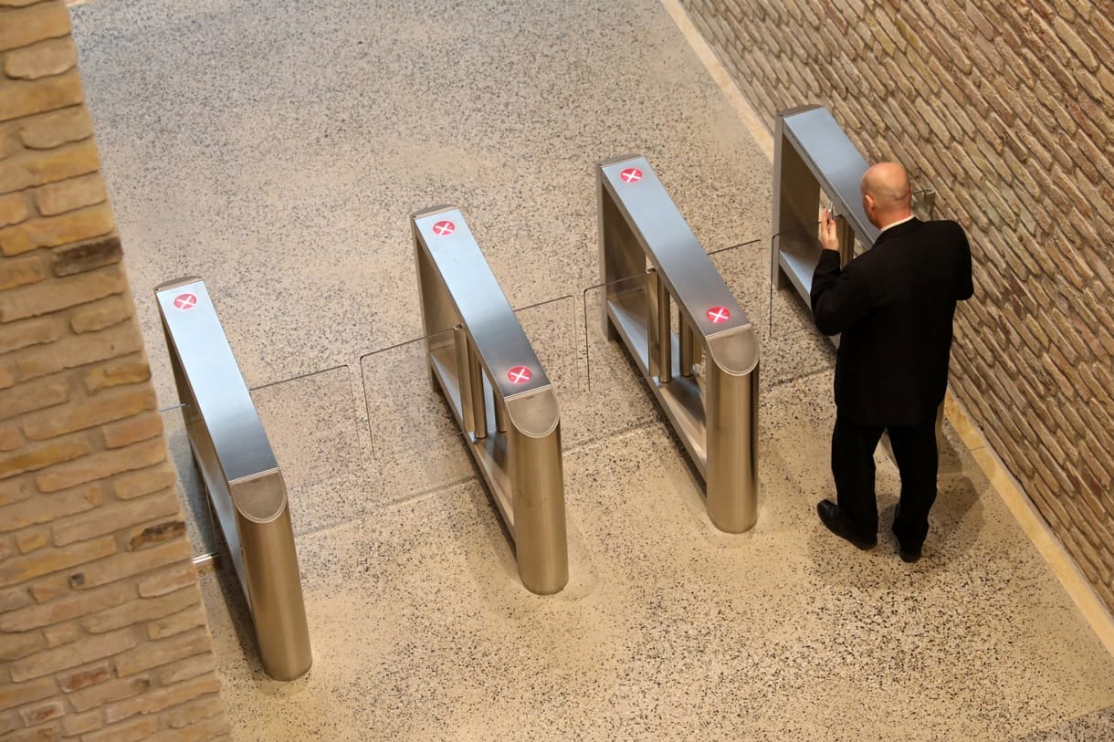 Bécsben is meglepő számban tüntettek a CEU mellett a követség épületénél