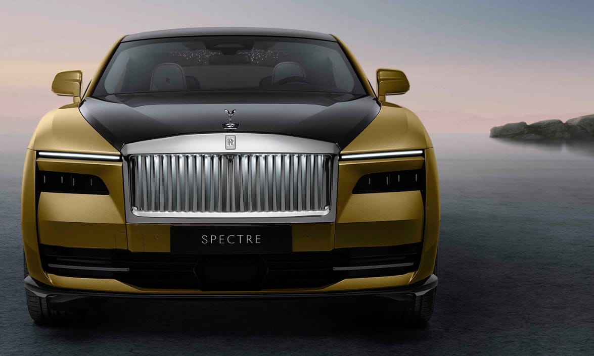 Itt az első elektromos Rolls-Royce, a méregdrága 3 tonnás Spectre 