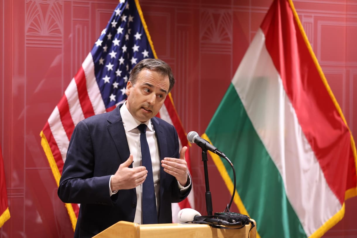 Kémbanksztori: Orbán igazodni kényszerült Amerika elvárásaihoz