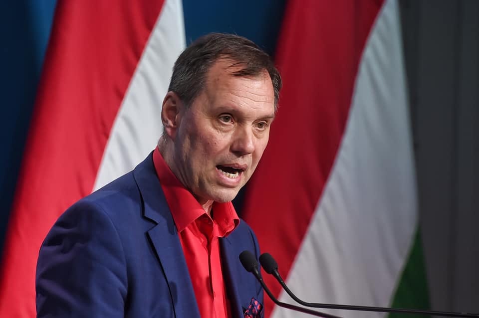 Szlávik János: Nagyon óvatosnak kell lenni a színházak, mozik nyitásával