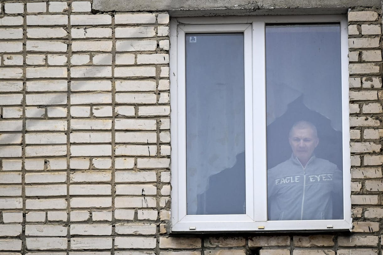 Kiengedték a börtönből az orosz férfit, akire a lánya rajza miatt hívtak rendőröket